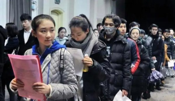 嘉正网  欧元对人民币大幅贬值，购买力下降，对我国的影响有多大？