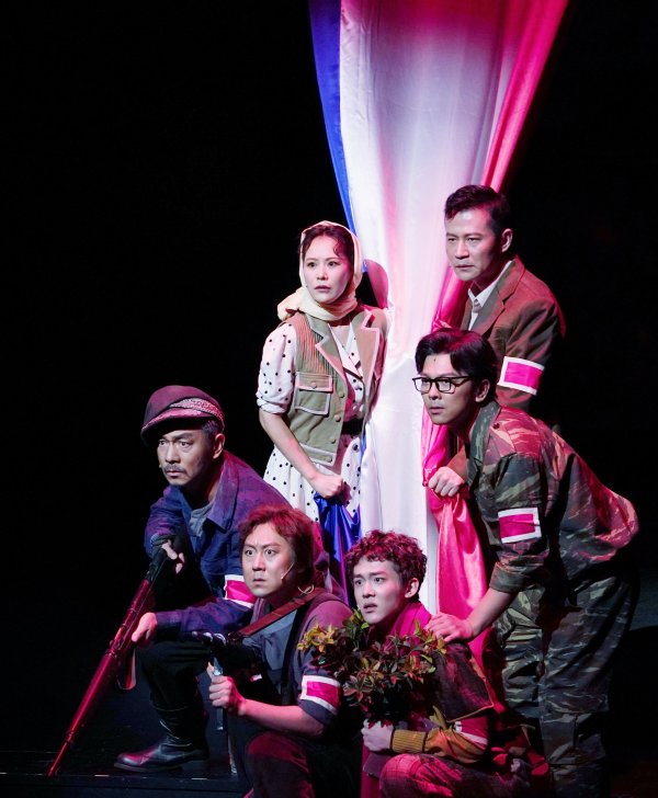 天金策略 话剧《死无葬身之地》：经典重排更应融入当代思考